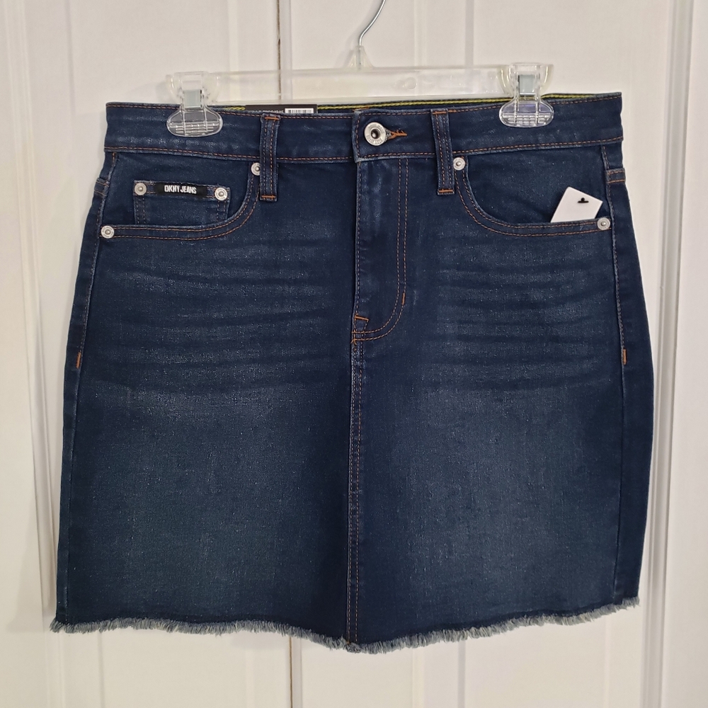 DKNY Denim Skirt Women‎ SIZE 6 Mid Rise Short Frayed Hem Festival Cowgirl Rodeo